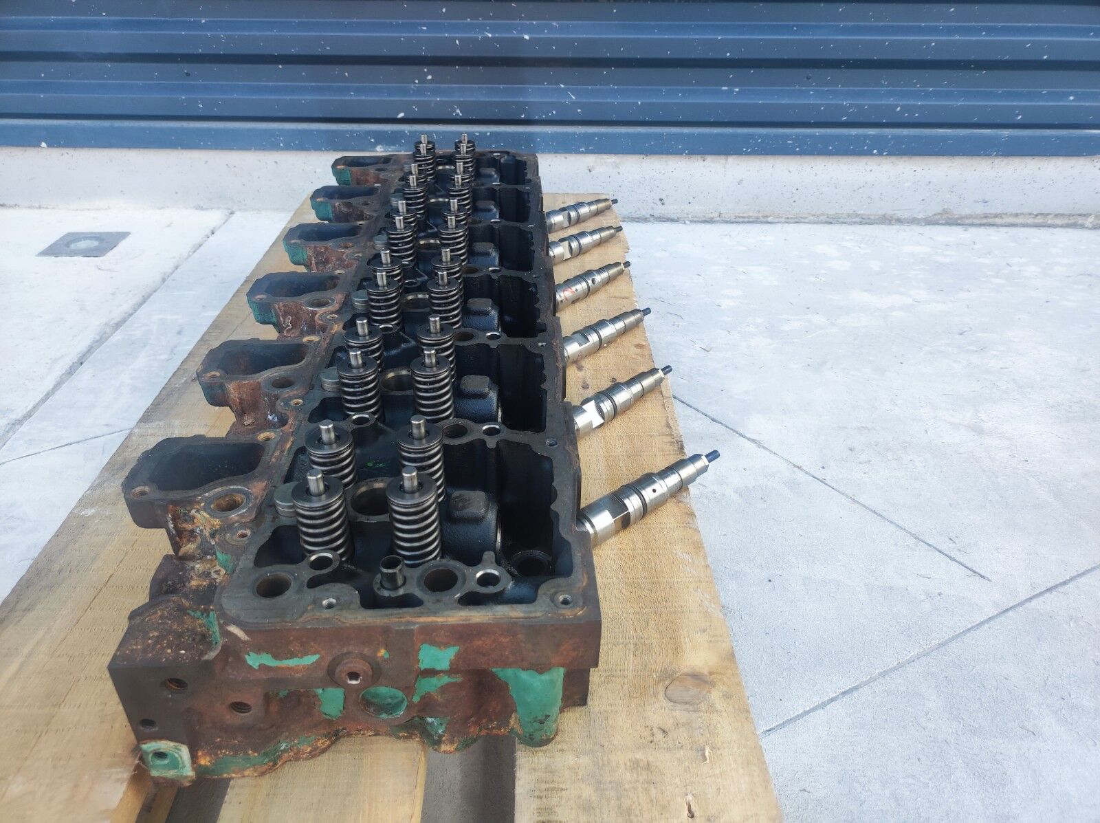 cylinder head VOLVO D7 / D 7 / D7E for truck VOLVO FL
