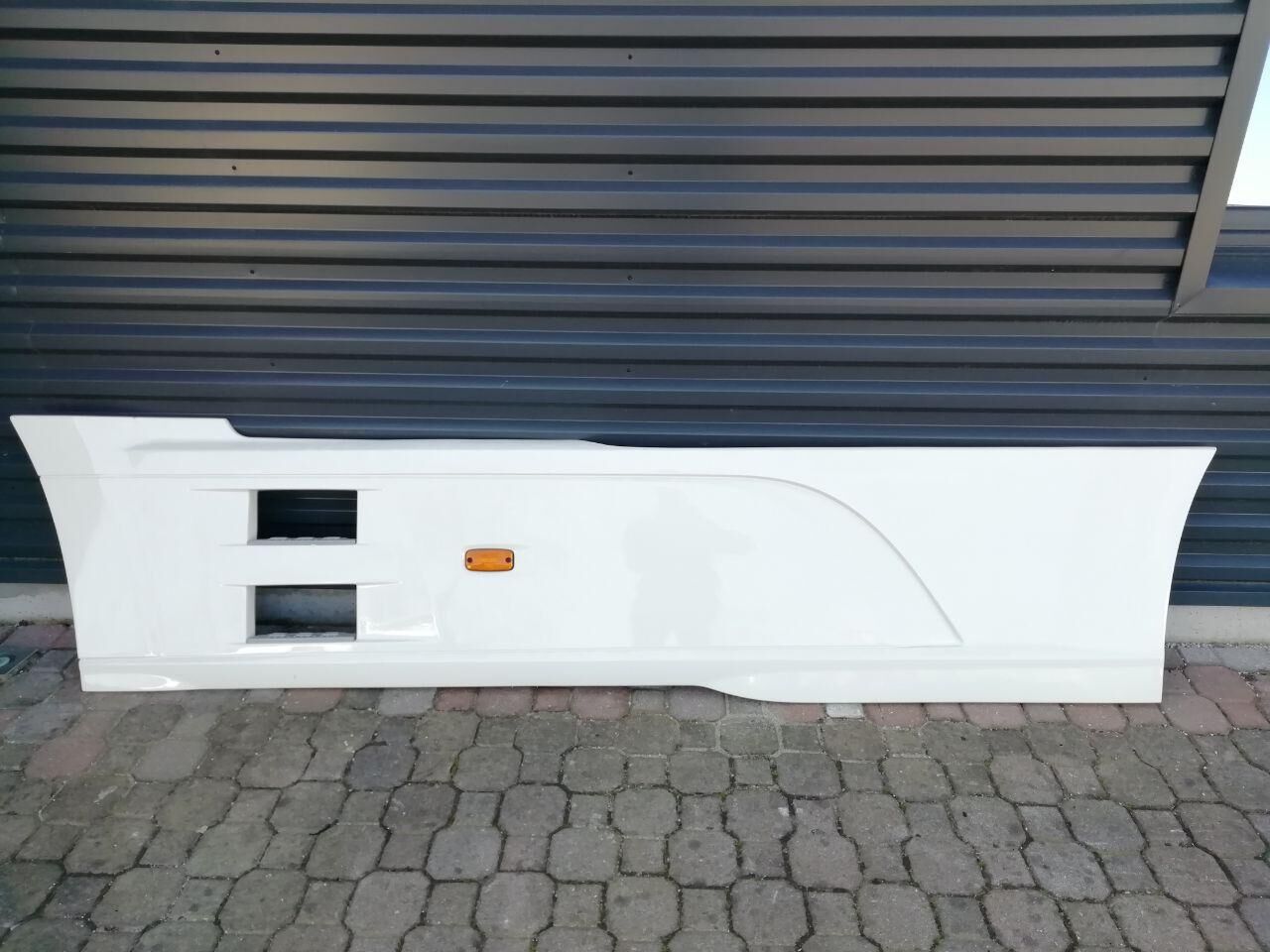 spoiler DAF LEFT SIDESKIRT brand new for truck tractor DAF XF106 E6