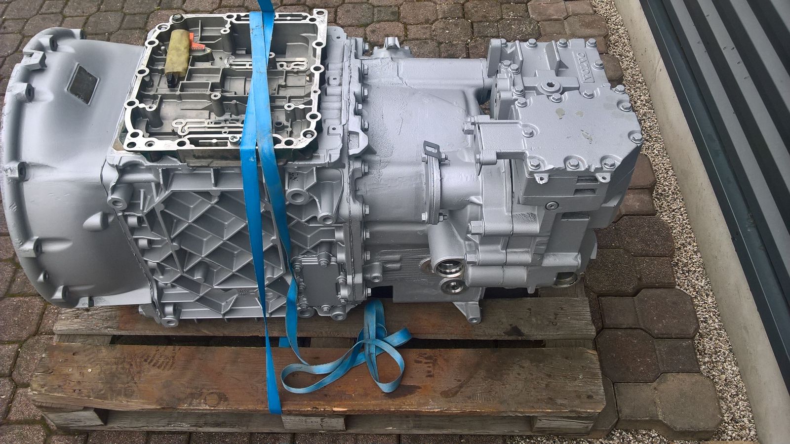 gearbox VOLVO AT/VT REBUILT WITH WARRANTY for truck VOLVO FH, FM, FH12, FH13, FH16, FM13, FM12