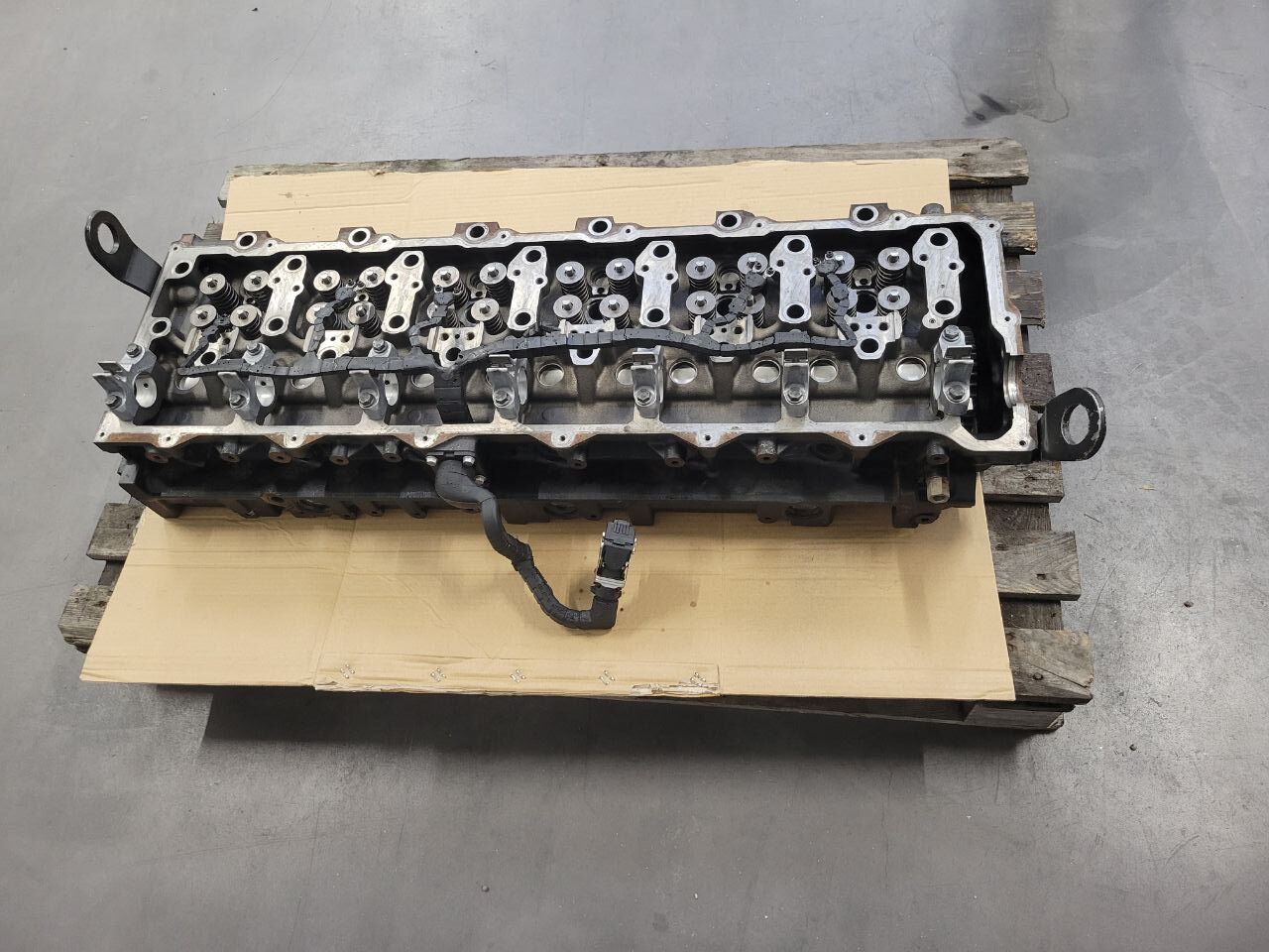 cylinder head MAN Euro 5 D2676 for truck tractor MAN TGX TGS Euro 5
