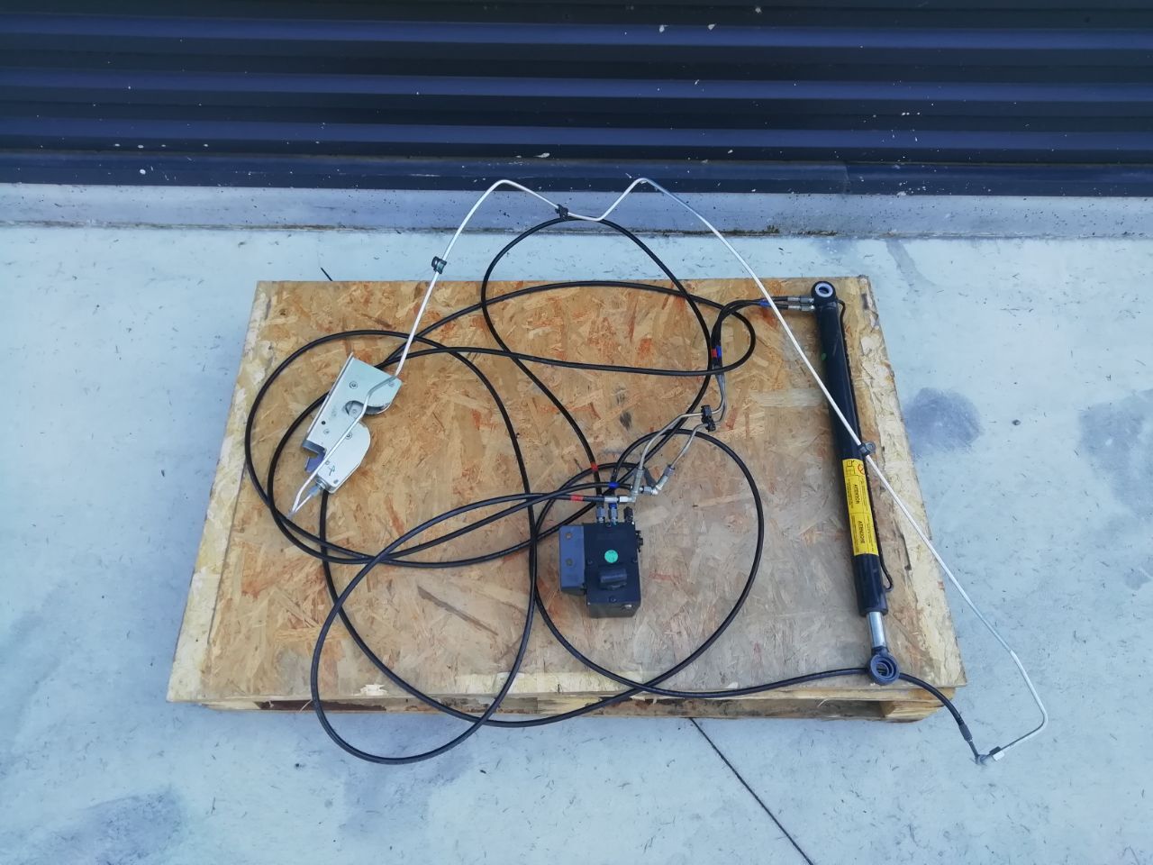 cab lift pump for truck IVECO Eurocargo Euro 6