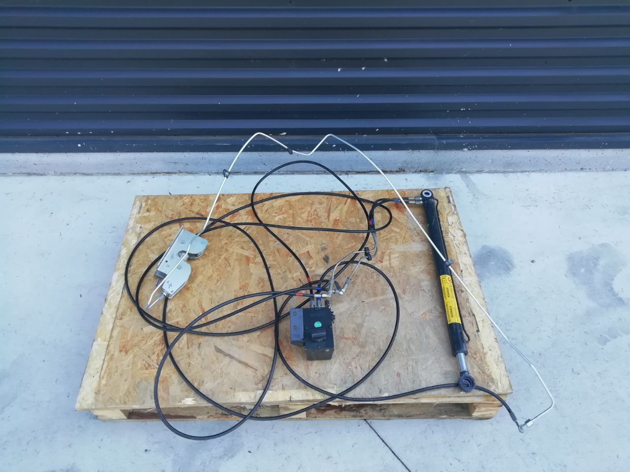 cab lift pump for truck IVECO Eurocargo Euro 6