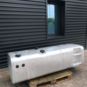 fuel tank MAN 660 L + 75 L AdBlue for truck MAN TGS TGX