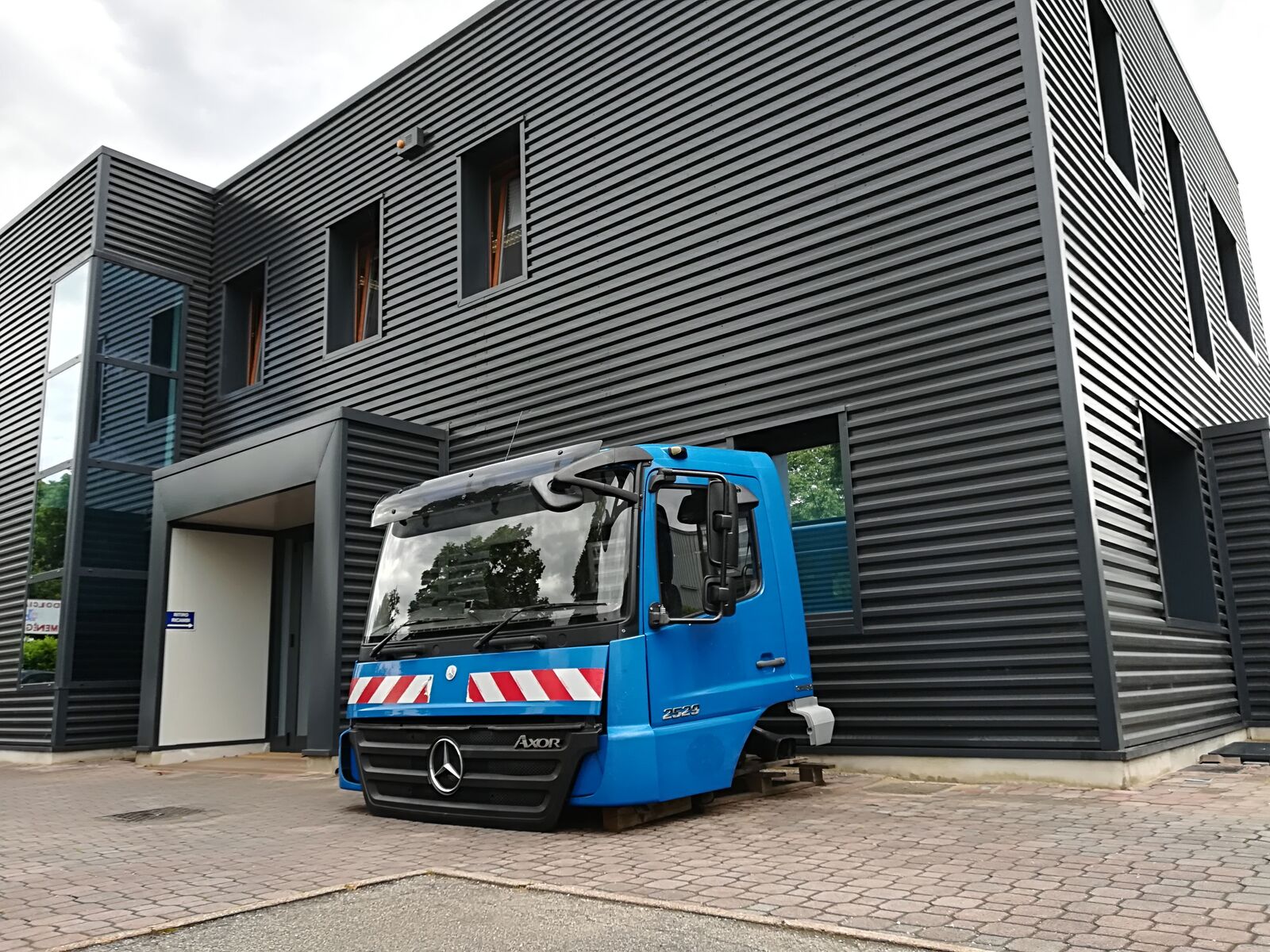 cabin MERCEDES-BENZ AXOR EURO 4 EURO 5 for truck tractor MERCEDES-BENZ AXOR DAY CABIN