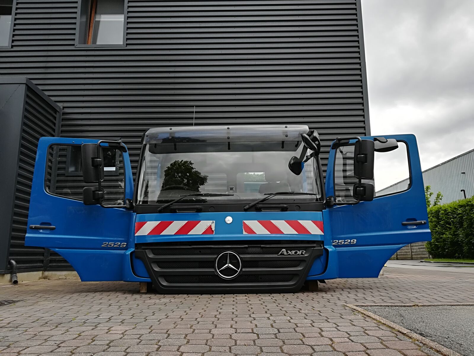 cabin MERCEDES-BENZ AXOR EURO 4 EURO 5 for truck tractor MERCEDES-BENZ AXOR DAY CABIN