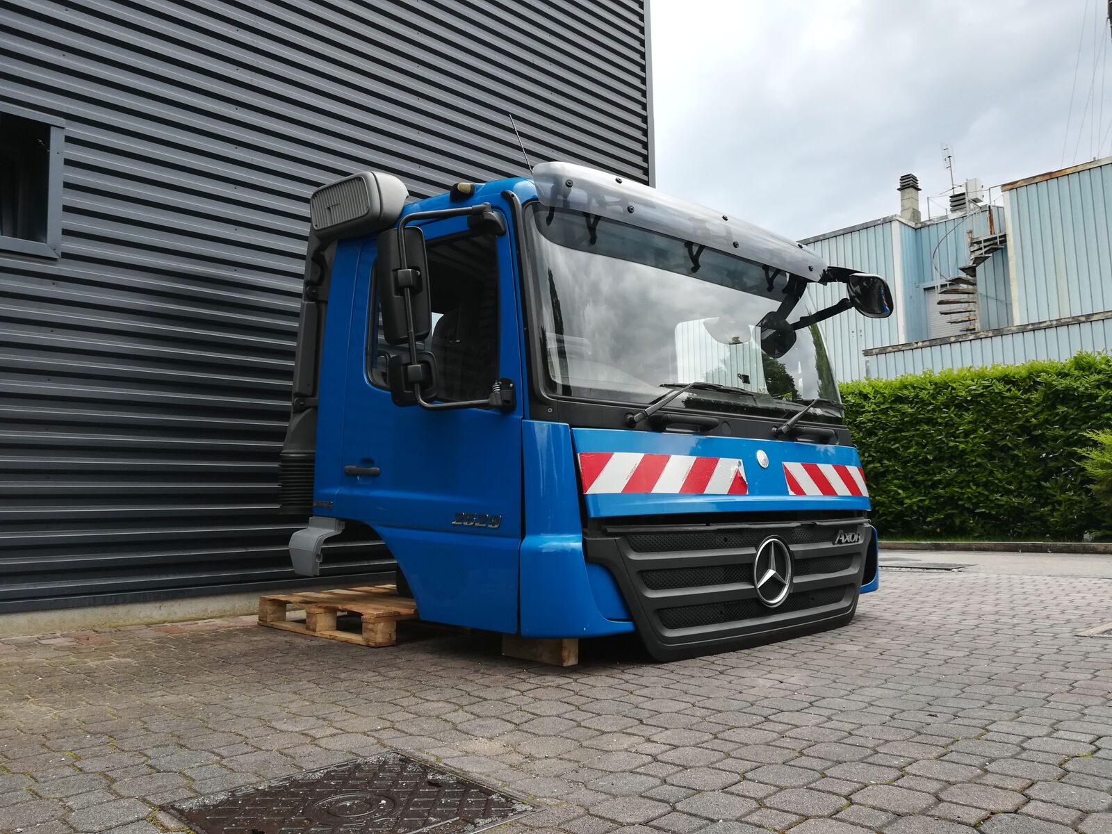 cabin MERCEDES-BENZ AXOR EURO 4 EURO 5 for truck tractor MERCEDES-BENZ AXOR DAY CABIN