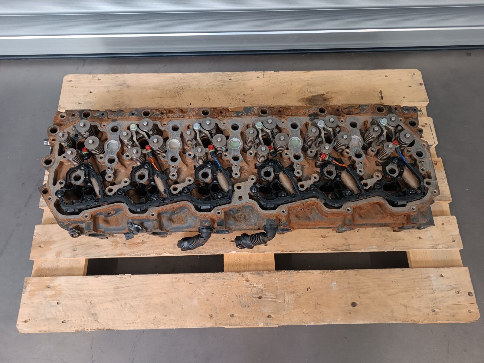 cylinder head DAF 105 MX13 U 1833333 2184936 2190199 for truck DAF XF105 460hp 510hp Euro 5 - EEV