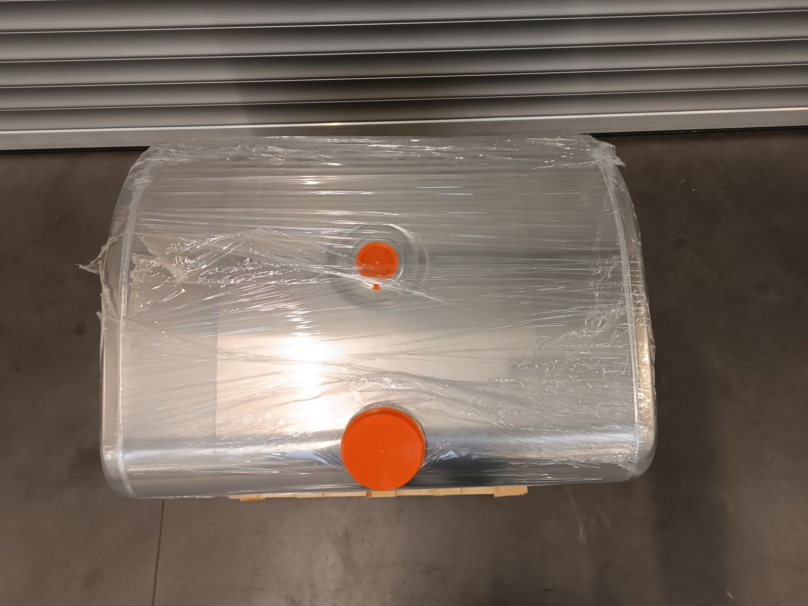 fuel tank VOLVO 400 L. for truck tractor VOLVO FH