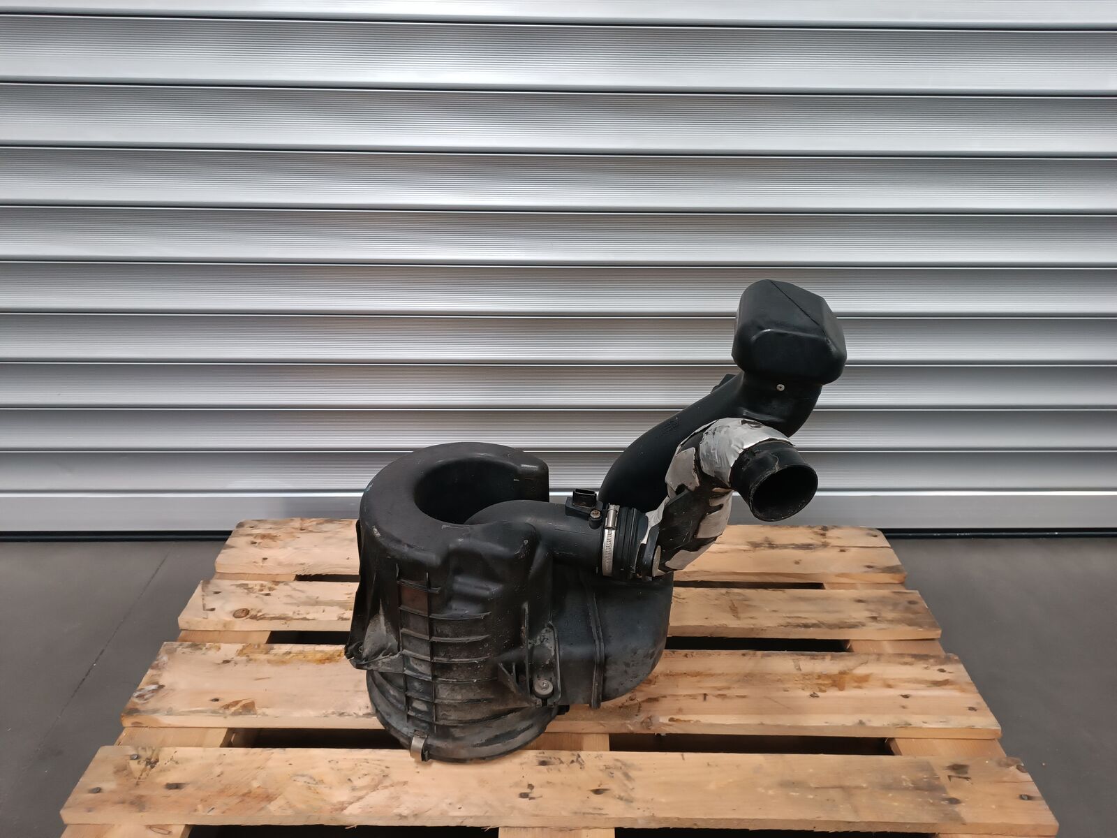 air filter housing NISSAN for truck NISSAN CABSTAR