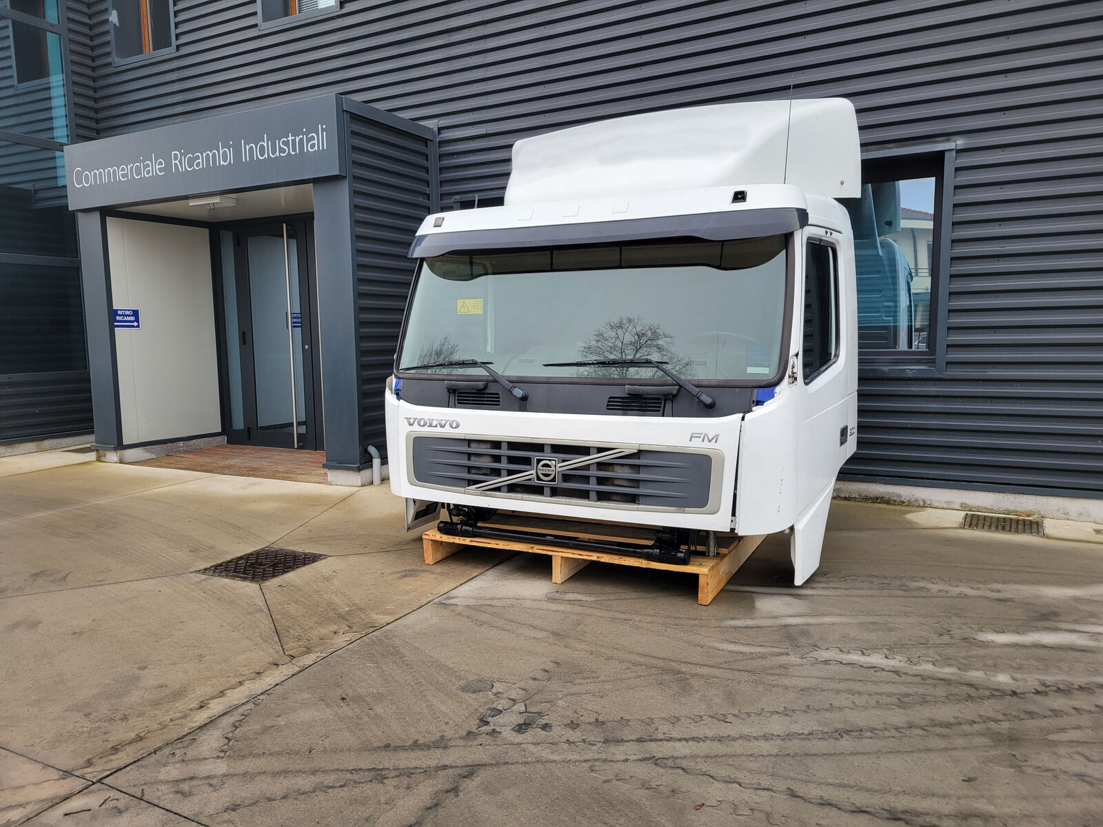 cabin VOLVO FL for truck tractor VOLVO FL