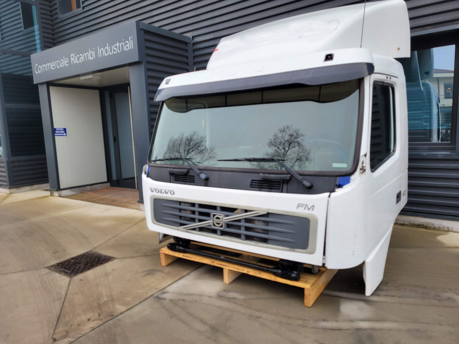 cabin VOLVO FL for truck tractor VOLVO FL