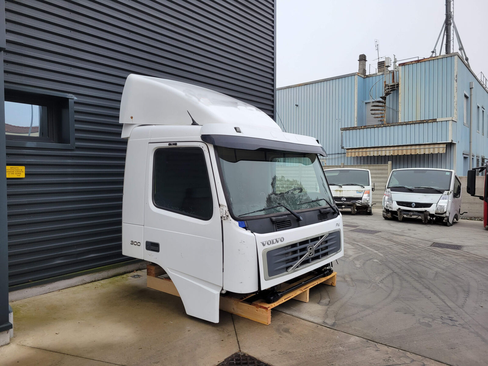 cabin VOLVO FL for truck tractor VOLVO FL