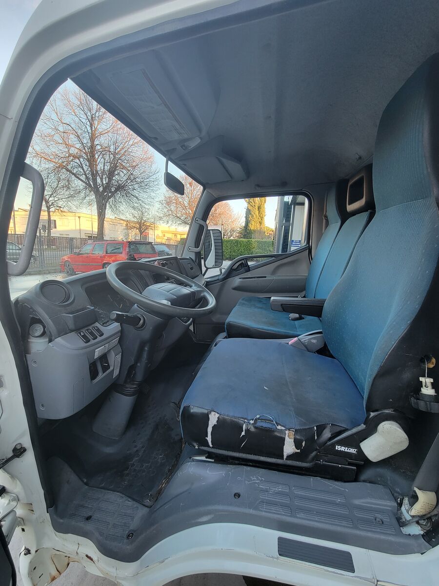 cabin MITSUBISHI FUSO "S" Fuso for commercial vehicle - light truck Mitsubishi Fuso narrow / stretta