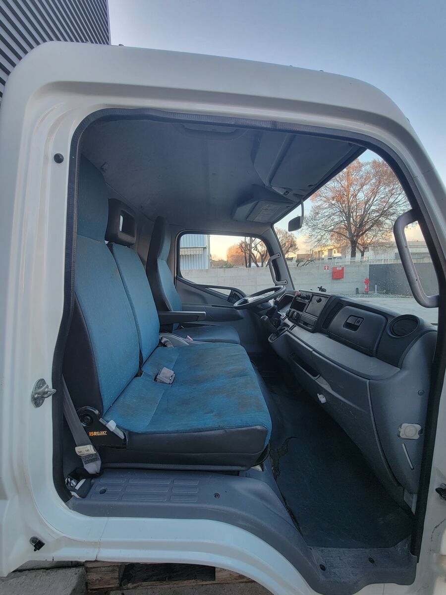 cabin MITSUBISHI FUSO "S" Fuso for commercial vehicle - light truck Mitsubishi Fuso narrow / stretta
