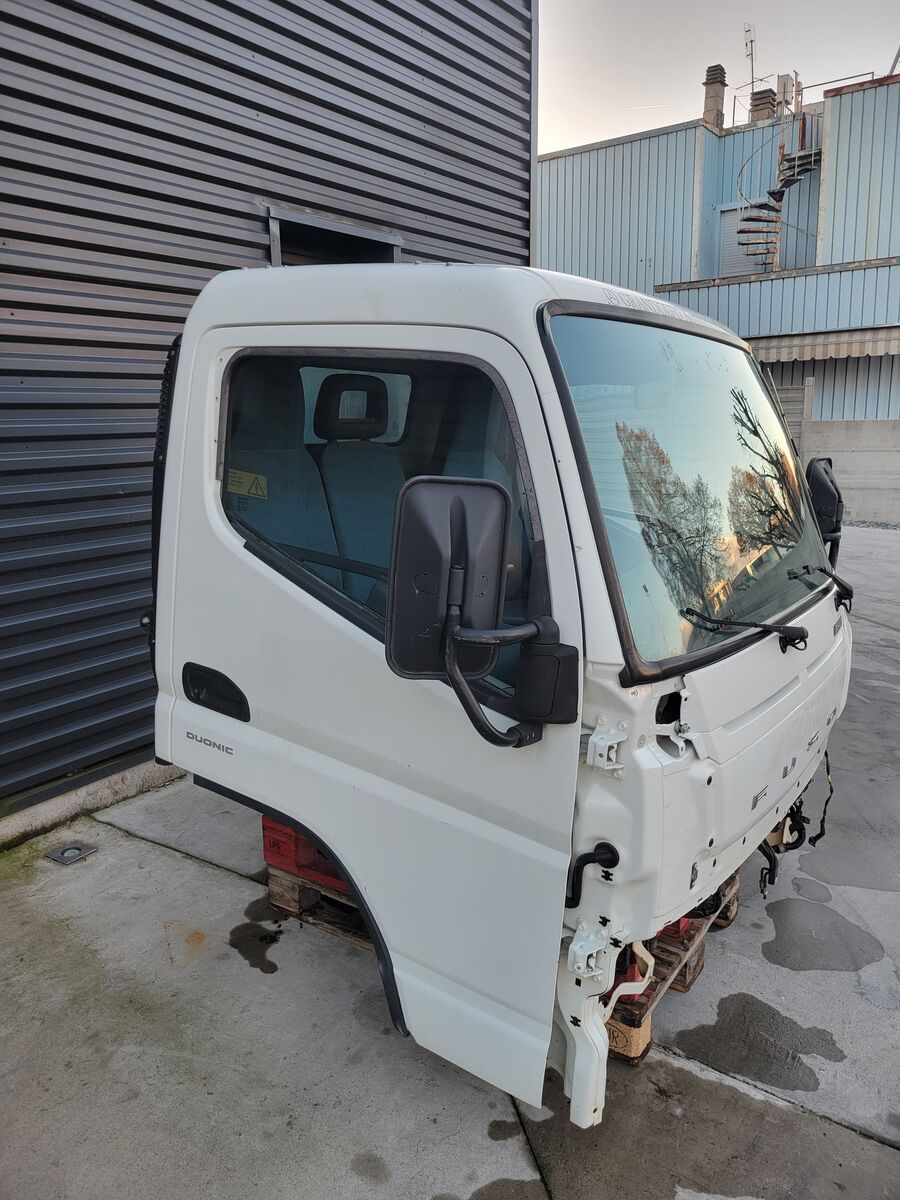 cabin MITSUBISHI FUSO "S" Fuso for commercial vehicle - light truck Mitsubishi Fuso narrow / stretta