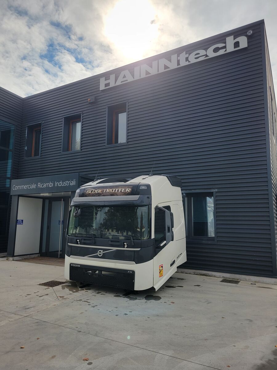 cabin VOLVO Globetrotter for truck tractor VOLVO FH