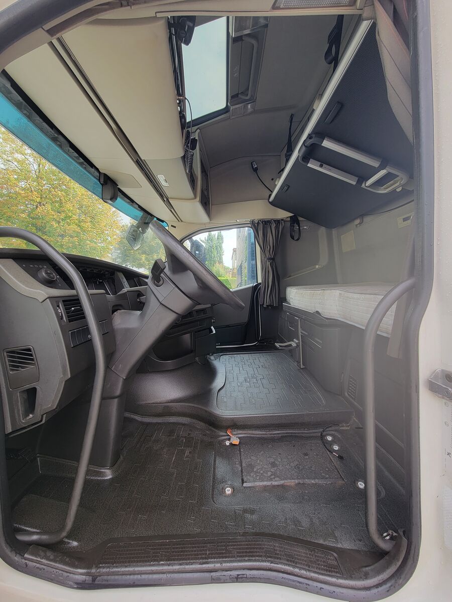 cabin VOLVO Globetrotter for truck tractor VOLVO FH