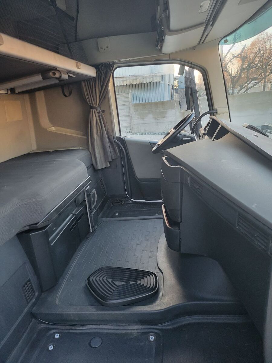 cabin VOLVO FH for truck tractor VOLVO Globetrotter
