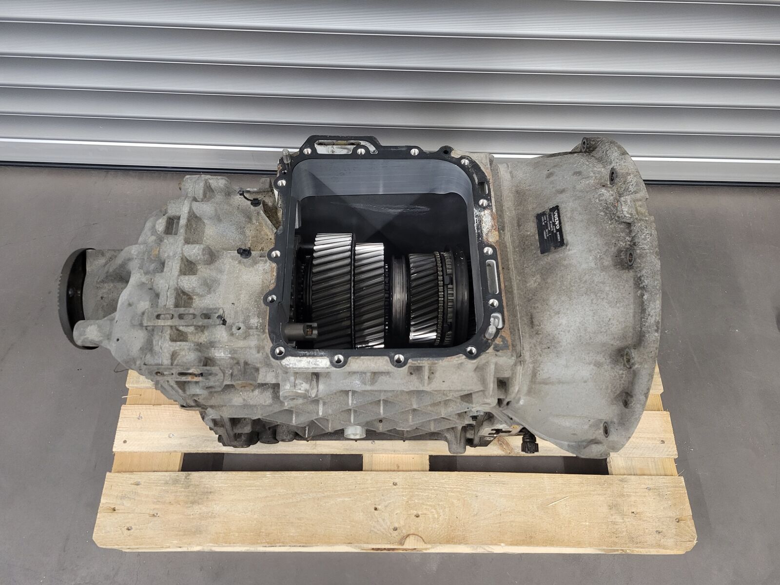 gearbox VOLVO AT2612E for truck tractor VOLVO FH - FM