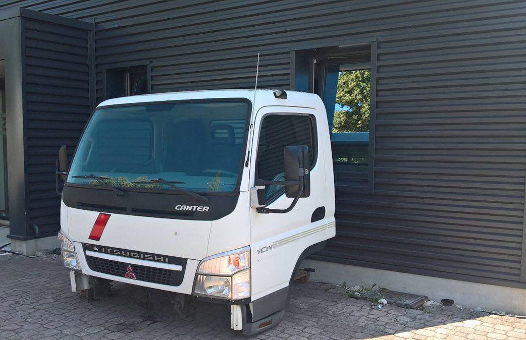 cabin MITSUBISHI CANTER "C" for truck MITSUBISHI Canter - Large cab