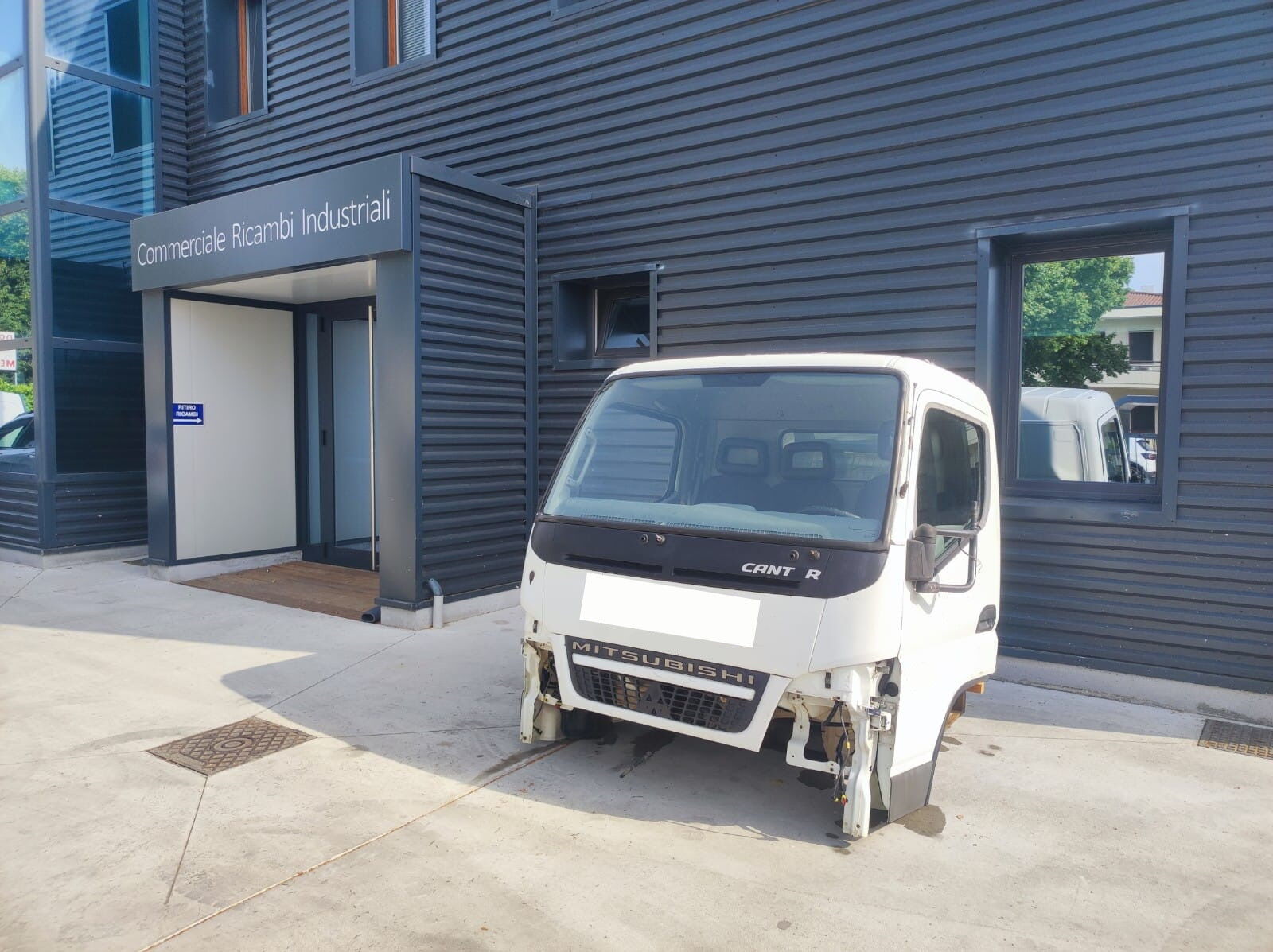 cabin MITSUBISHI CANTER " S TYPE " for commercial vehicle - light truck MITSUBISHI CANTER