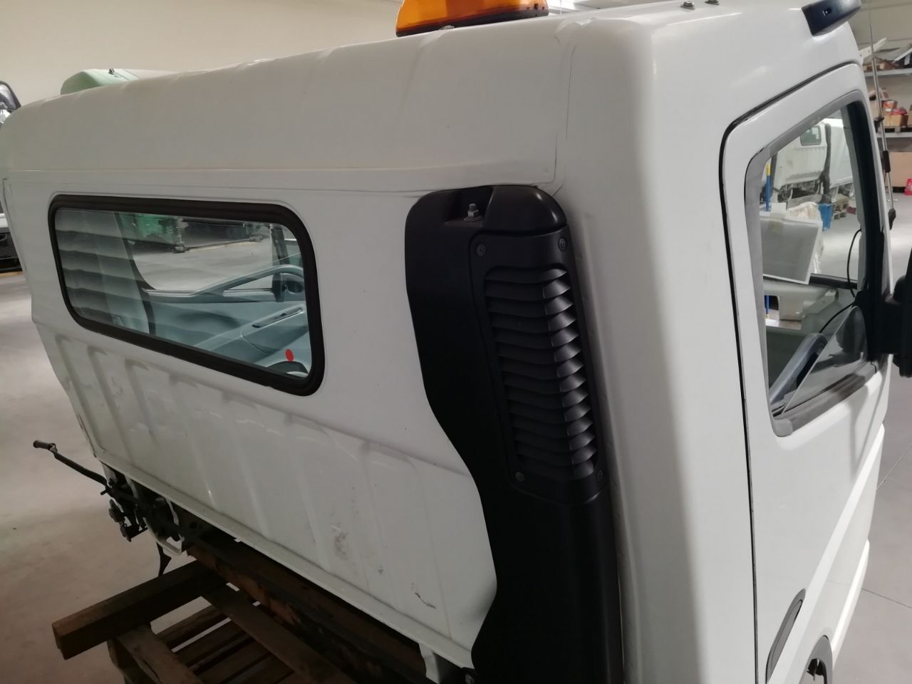 cabin MITSUBISHI FUSO CANTER C TYPE MODEL LARGE for truck Mitsubishi Fuso C - Large