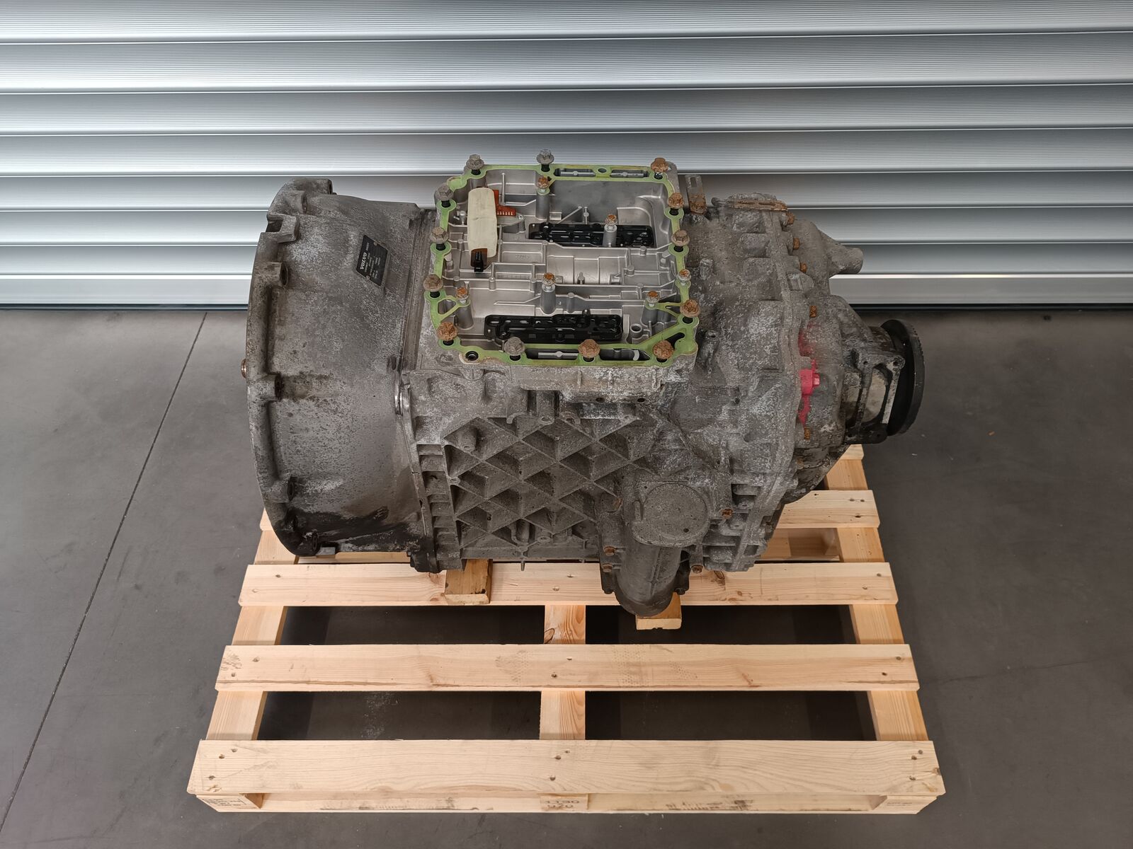 gearbox VOLVO FH, FM for truck tractor VOLVO AT2612D