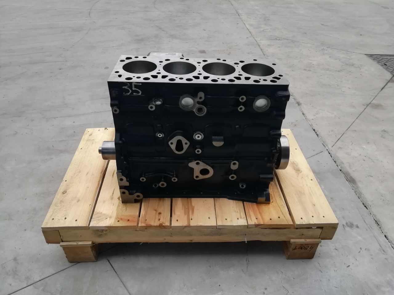 cylinder block IVECO F4BE0454B for tractor - wheel tractor IVECO SHORTBLOCK