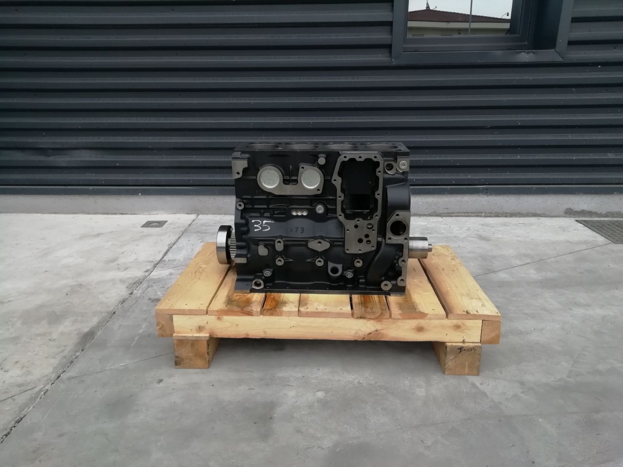 cylinder block IVECO F4BE0454B for tractor - wheel tractor IVECO SHORTBLOCK