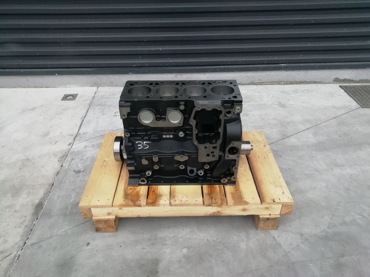 cylinder block IVECO F4BE0454B for tractor - wheel tractor IVECO SHORTBLOCK
