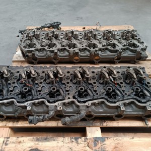 cylinder head DAF XF 105 oe 1795284 EURO 5 2 SENSORS for truck DAF