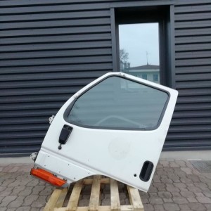 door MITSUBISHI for truck MITSUBISHI CANTER