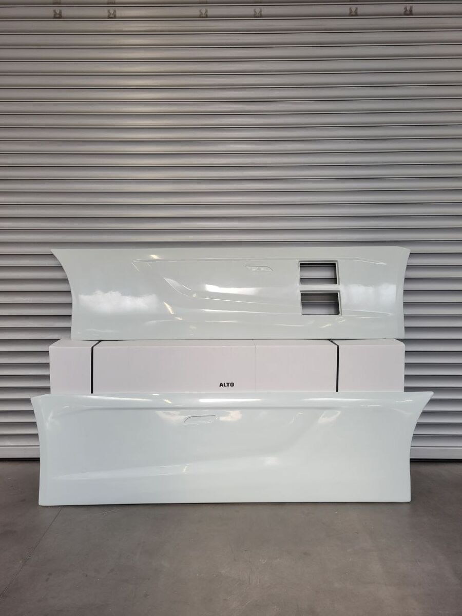 spoiler IVECO 3800mm Fuel tank steps / scalini serbatoio for truck tractor IVECO S-Way E6