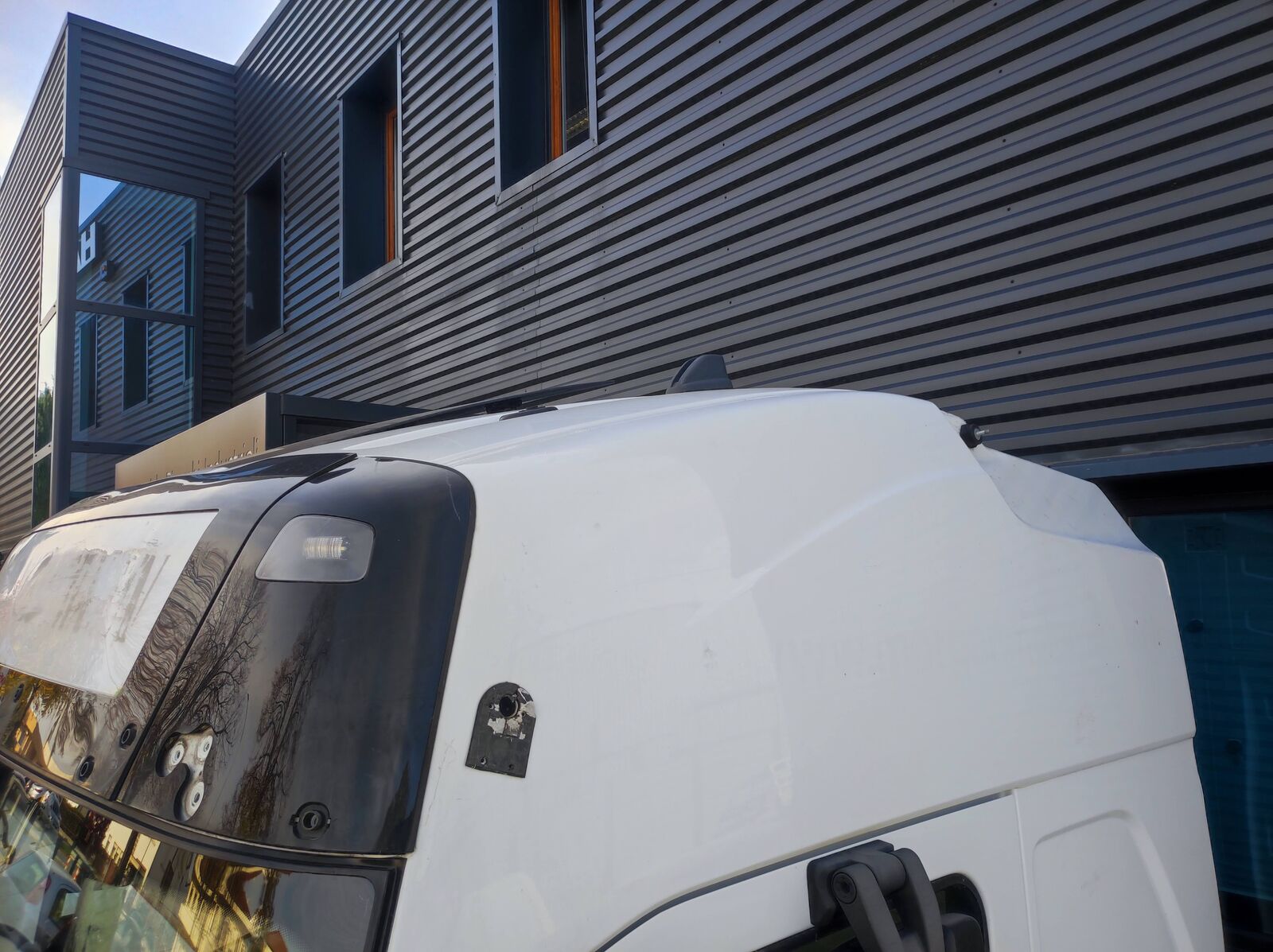 cabin FH4 GLOBETROTTER L2 H2 EURO 6 for truck tractor VOLVO
