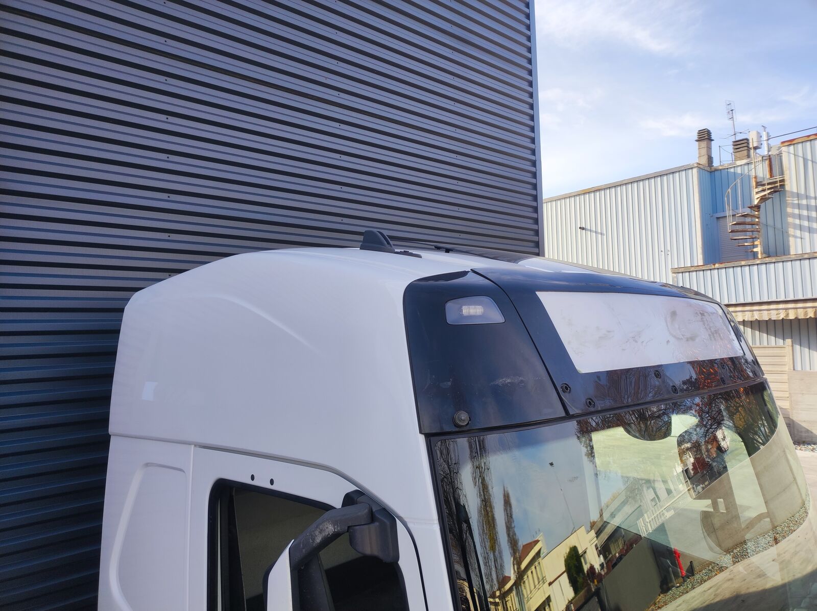 cabin FH4 GLOBETROTTER L2 H2 EURO 6 for truck tractor VOLVO