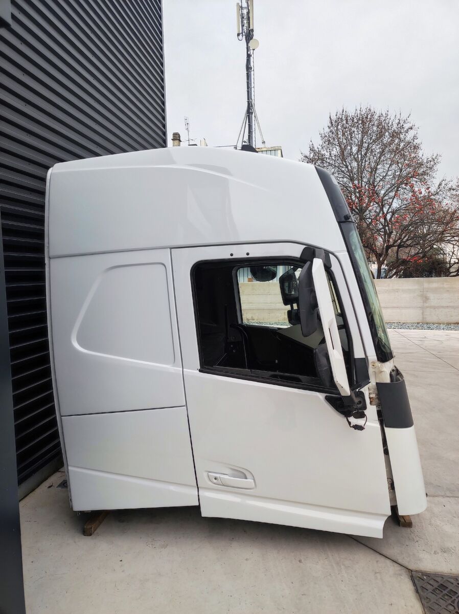 cabin FH4 GLOBETROTTER L2 H2 EURO 6 for truck tractor VOLVO