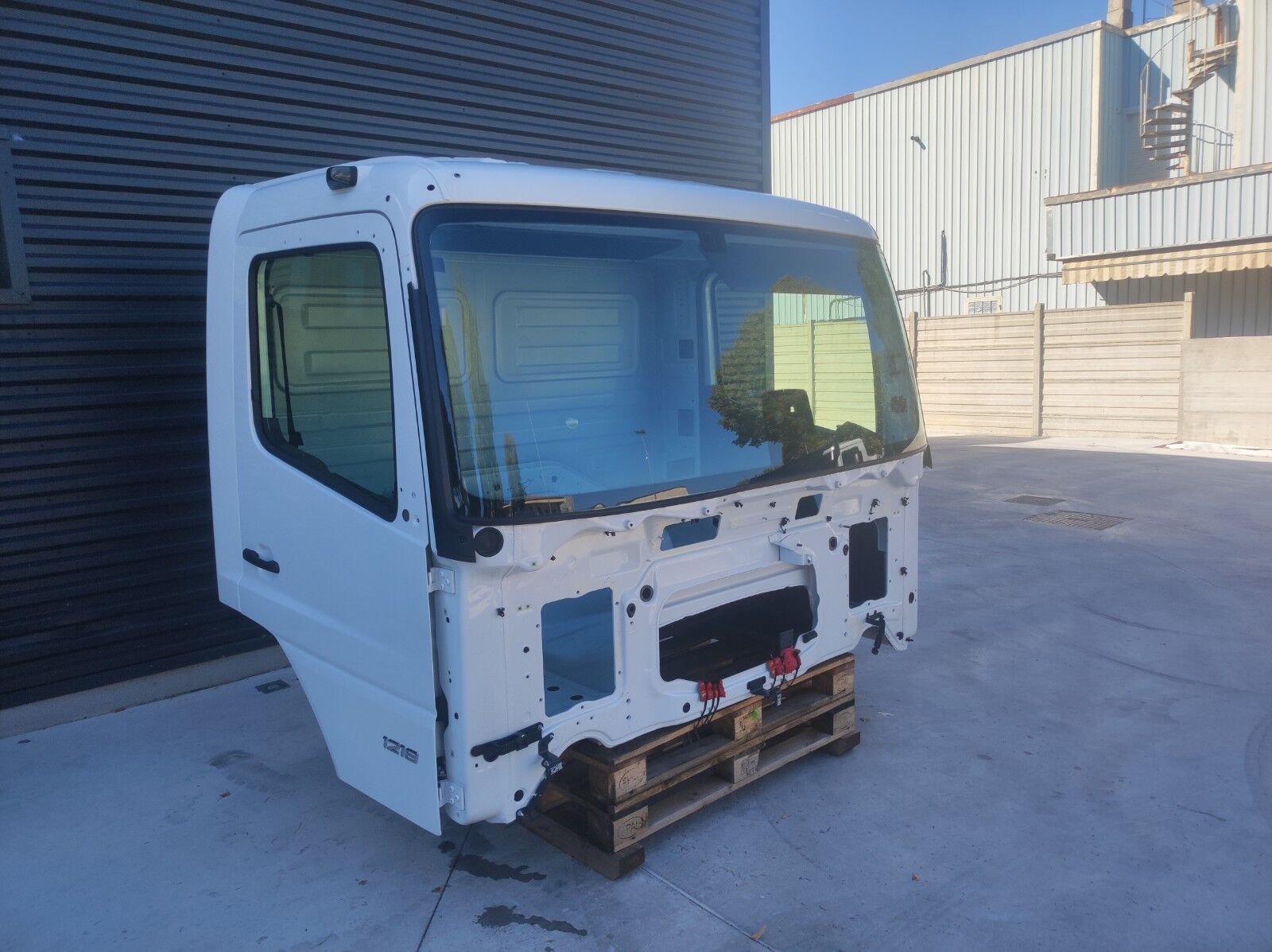 cabin MERCEDES-BENZ ATEGO 4 CYLINDERS EURO 5 EURO 6 for truck MERCEDES-BENZ