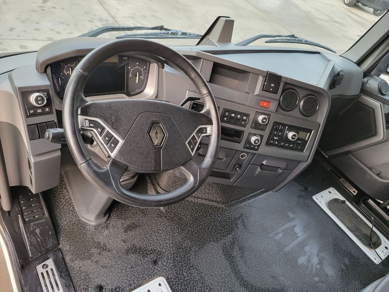 cabin for truck tractor RENAULT Euro 6
