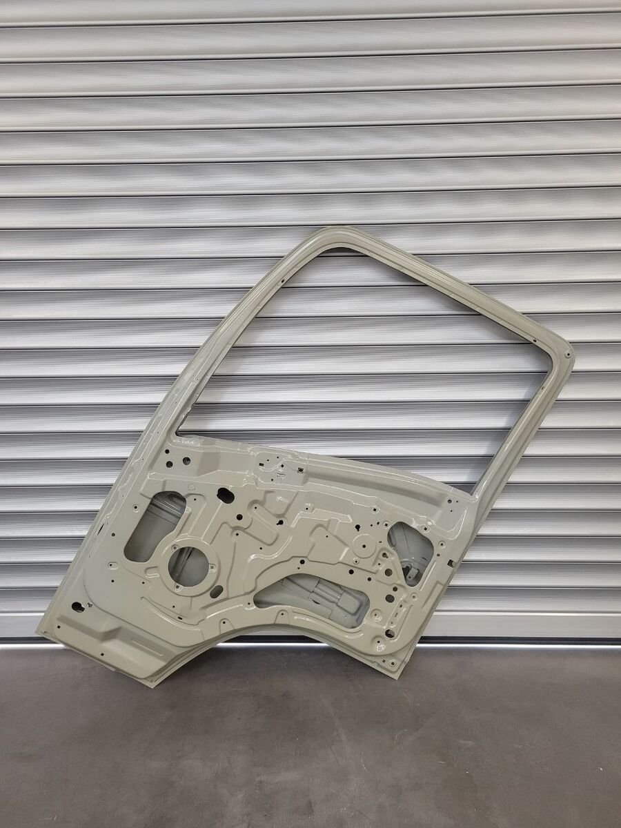 door ISUZU PASSENGER (RH) for commercial vehicle ISUZU PASSEGGERO (DX)