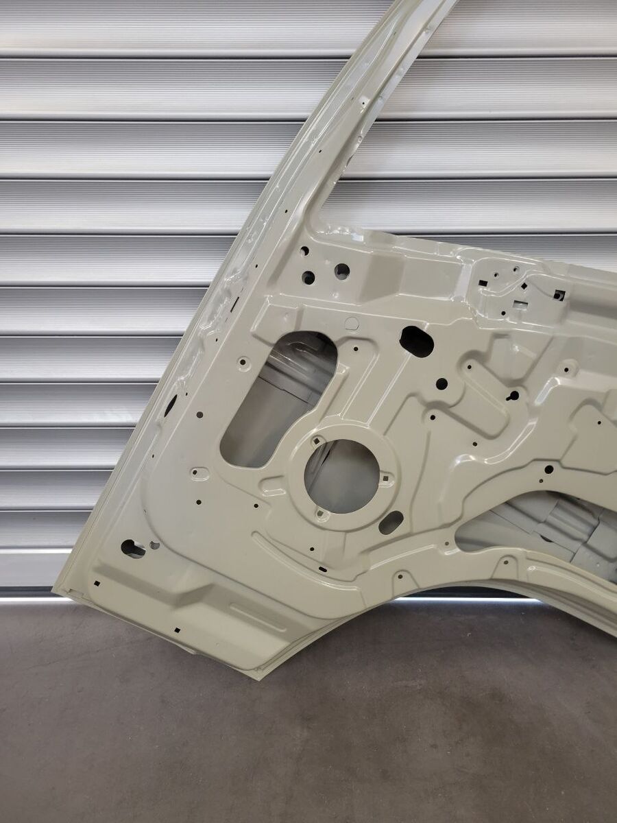 door ISUZU PASSENGER (RH) for commercial vehicle ISUZU PASSEGGERO (DX)
