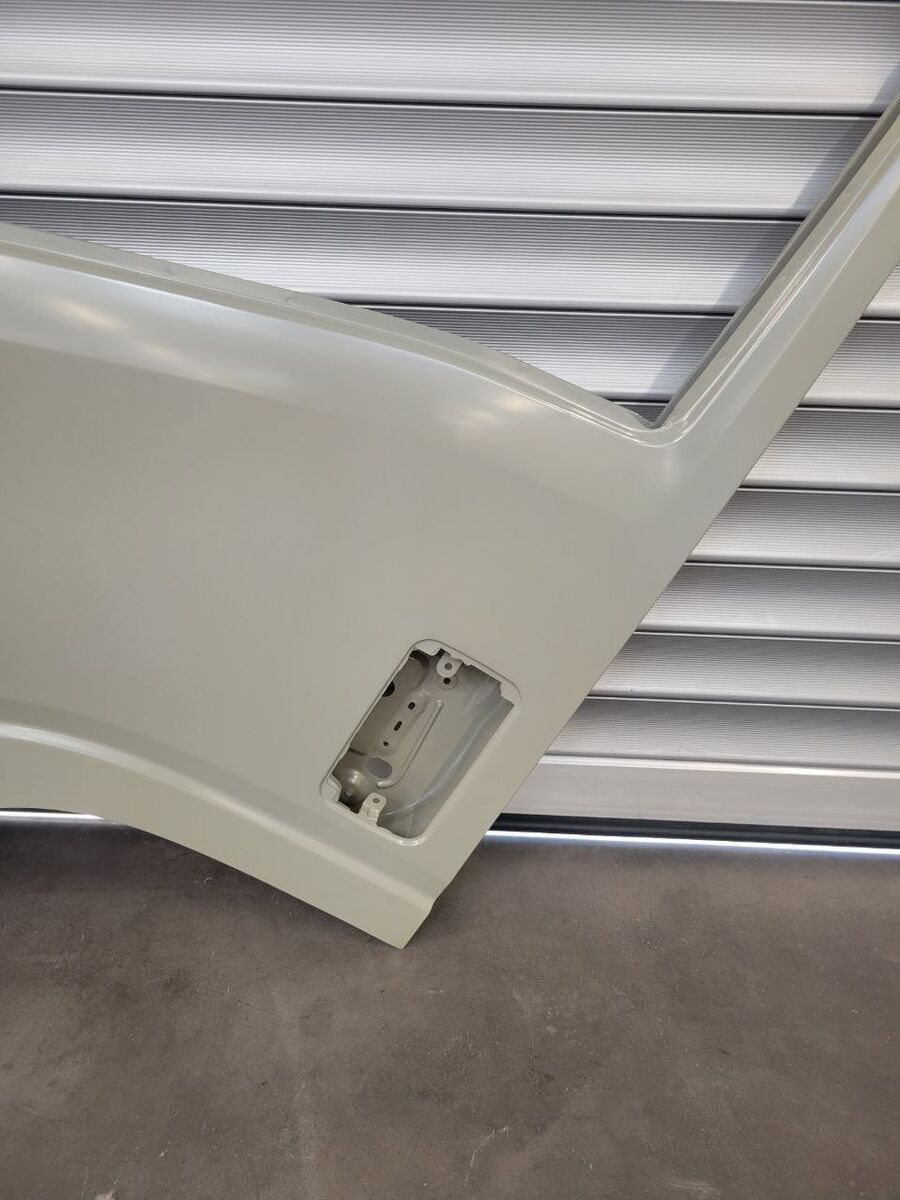 door ISUZU DRIVER'S (LH) for commercial vehicle ISUZU GUIDA (SX)