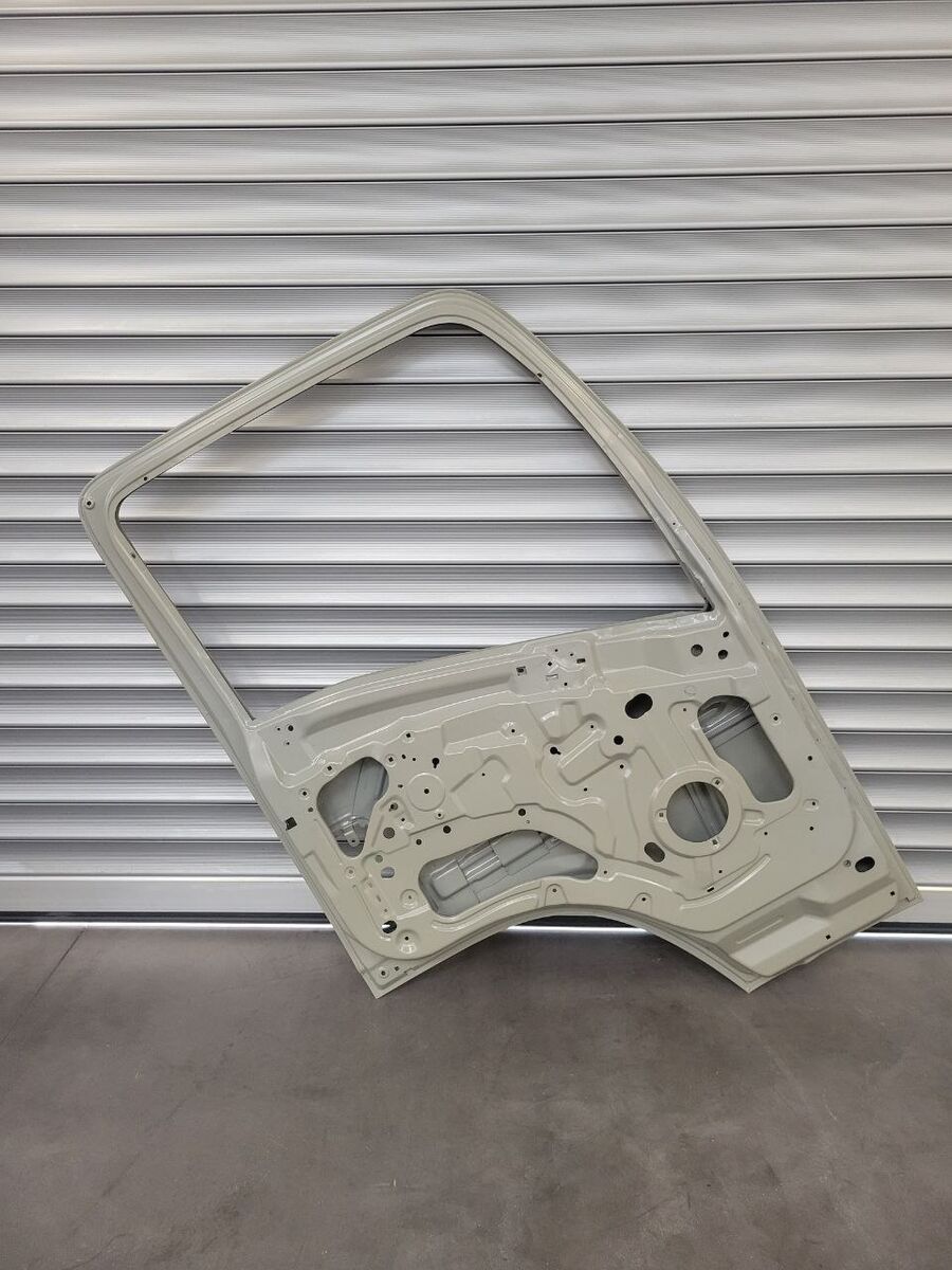 door ISUZU DRIVER'S (LH) for commercial vehicle ISUZU GUIDA (SX)
