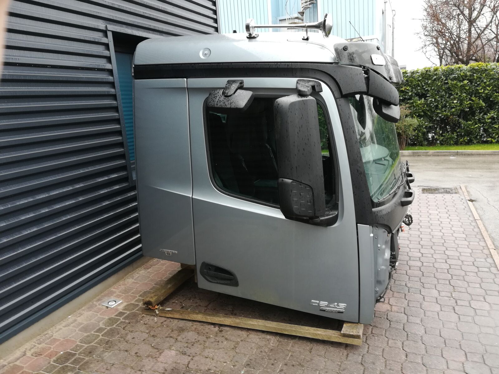 cabin MERCEDES-BENZ AROCS ACTROS 2300mm M TYPE 170mm ENGINE TUNNEL for truck tractor MERCEDES-BENZ MP4 EURO 6