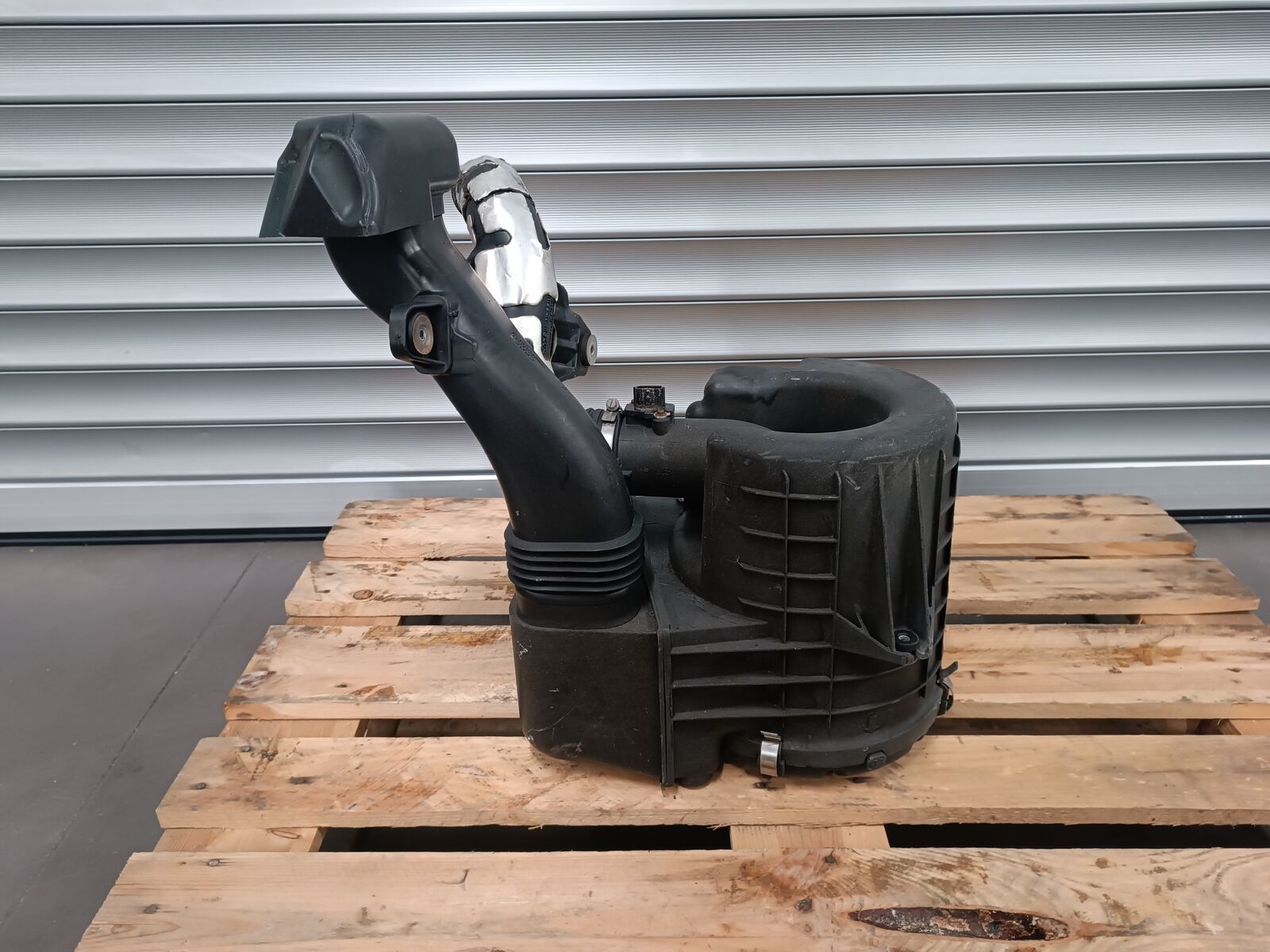 air filter housing NISSAN for truck NISSAN CABSTAR