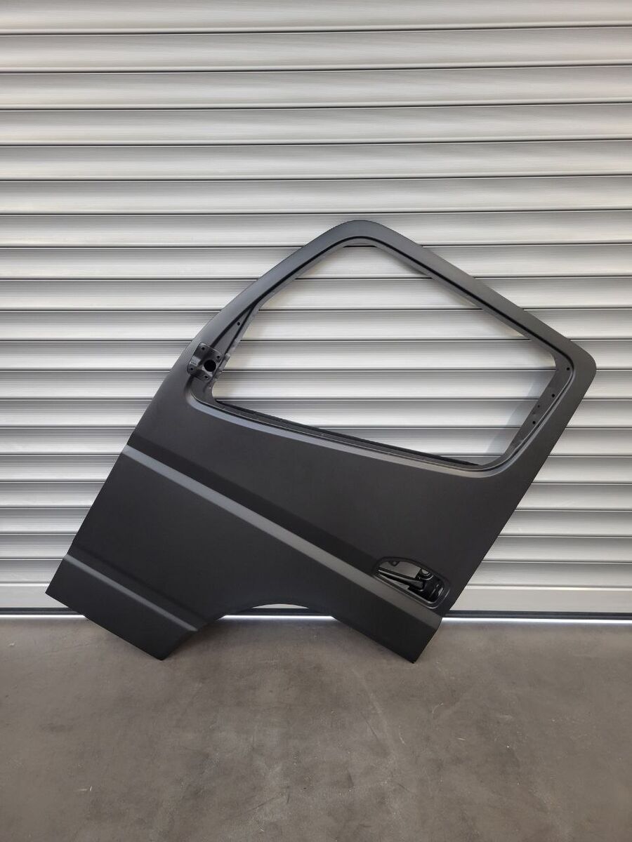 door MITSUBISHI for commercial vehicle MITSUBISHI CANTER " C " 2004 ->