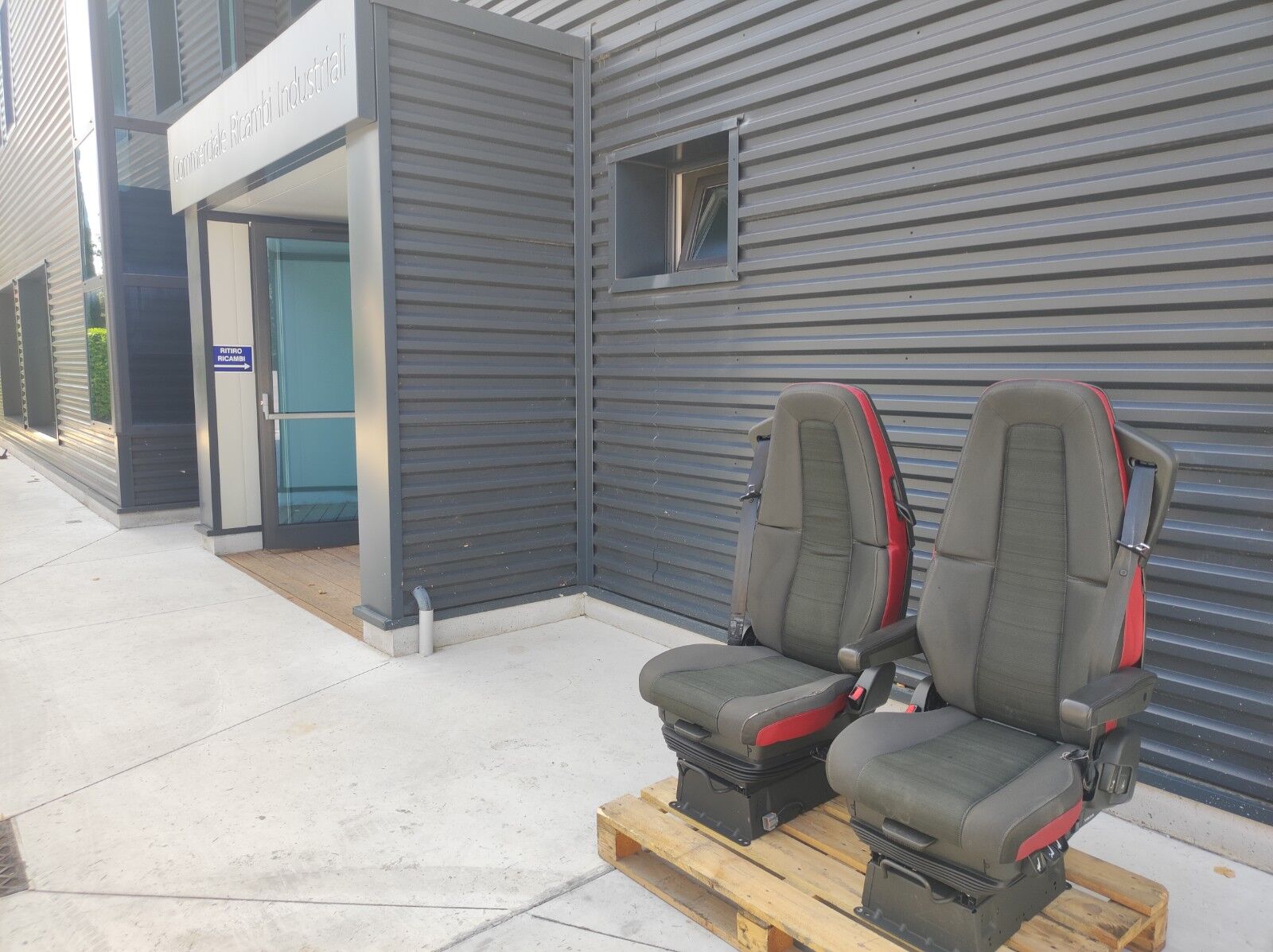 seat driver + passenger for truck tractor VOLVO FH4 E6
