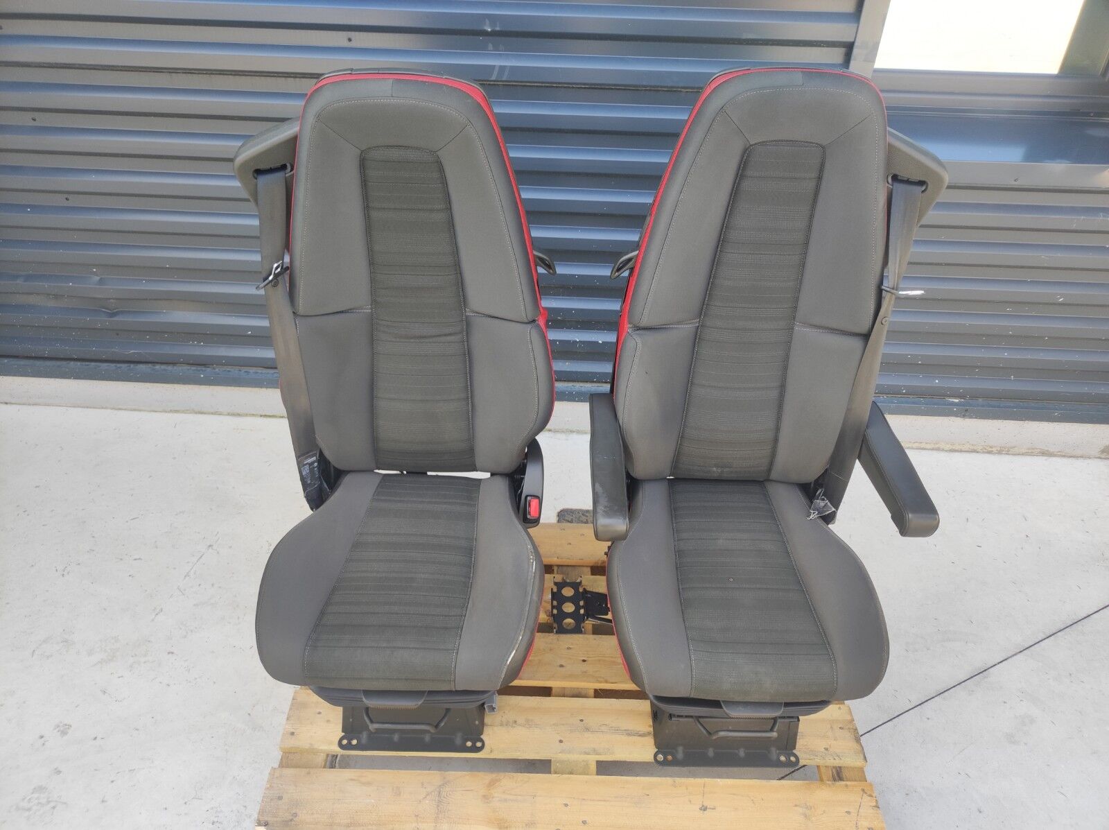 seat driver + passenger for truck tractor VOLVO FH4 E6