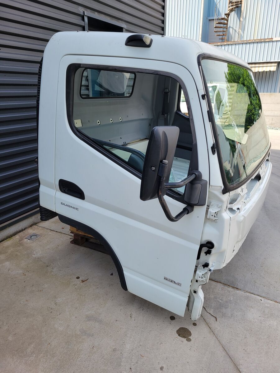 cabin MITSUBISHI FUSO CANTER C 1995mm LH DRIVE EURO 5 2011 -> for commercial vehicle Mitsubishi Fuso