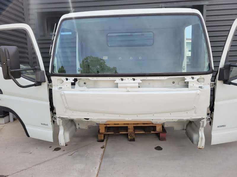cabin MITSUBISHI FUSO CANTER C 1995mm LH DRIVE EURO 5 2011 -> for commercial vehicle Mitsubishi Fuso