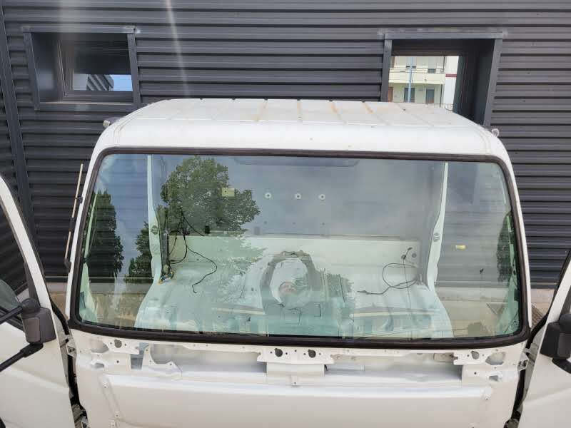 cabin MITSUBISHI FUSO CANTER C 1995mm LH DRIVE EURO 5 2011 -> for commercial vehicle Mitsubishi Fuso